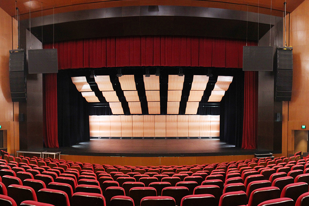 Tentang Ciputra Artpreneur Theater